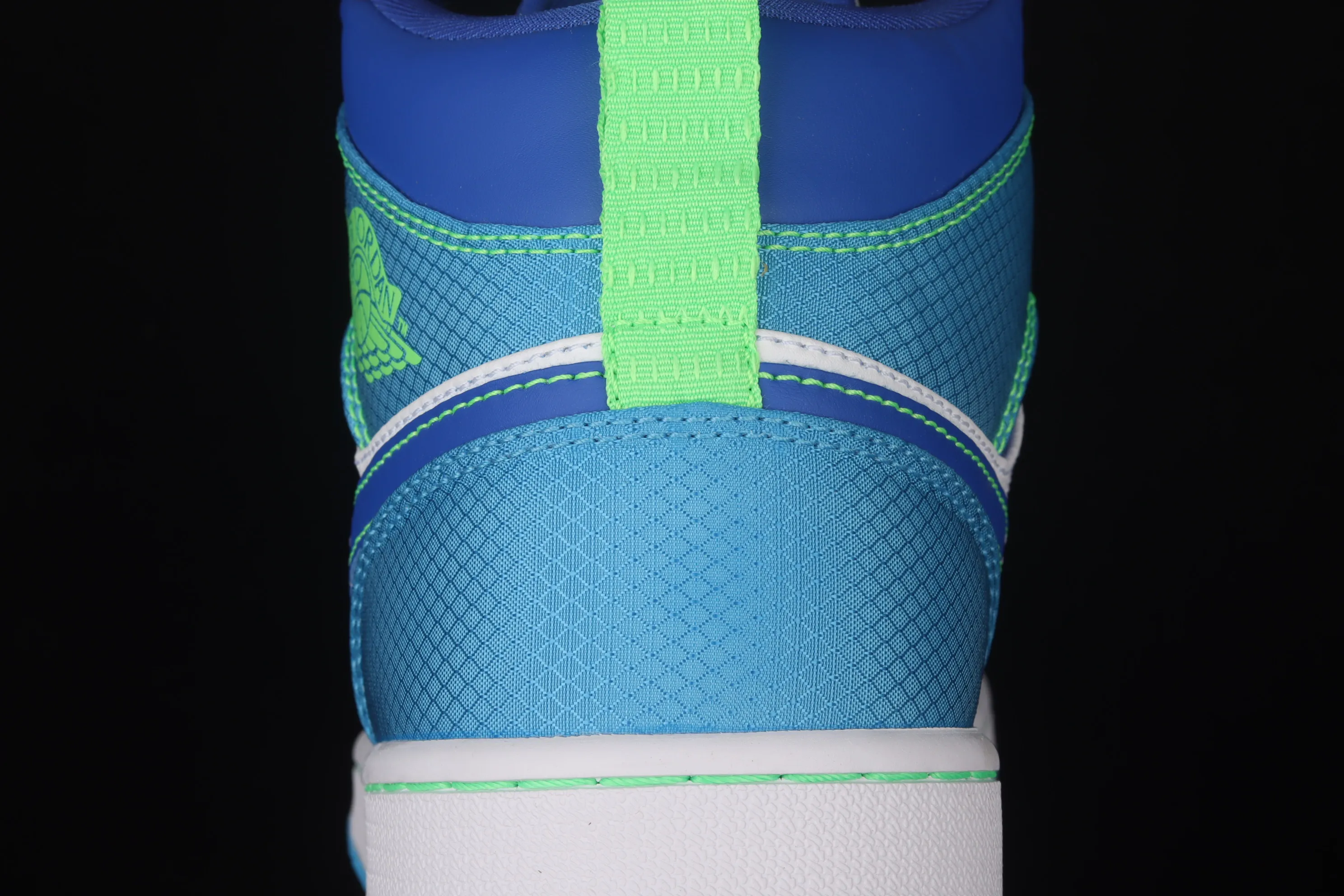 All categories Air Jordan Jordan series basketball shoes Air Jordan 1 Mid Air Jordan 1 Mid AJ1 Joe 1 Chinese culture basketball shoes DA8010-400